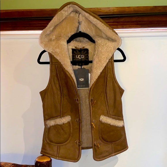 Ugg Shearling “Ventana” Hooded Vest - Picture 4 of 4